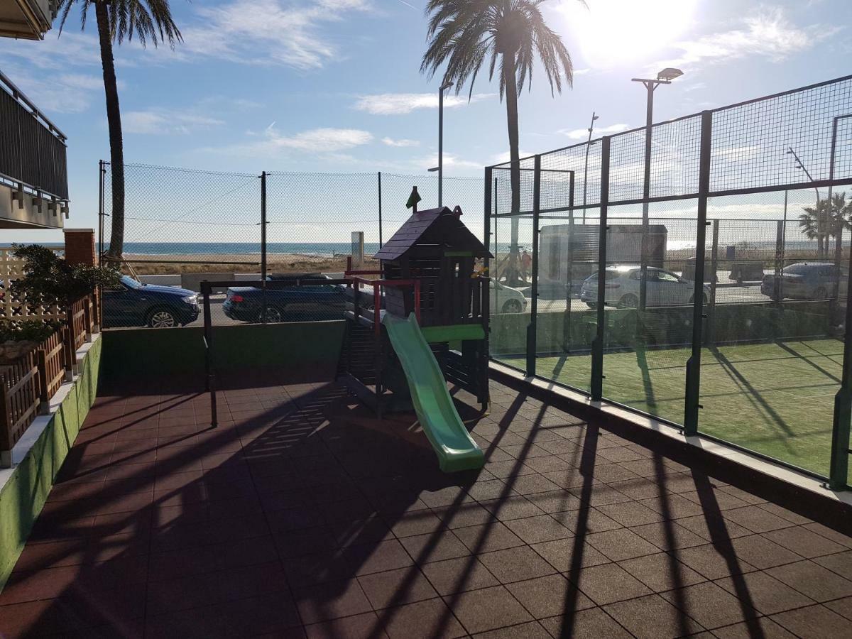 Mogaver Beach Castelldefels Apartment Bagian luar foto