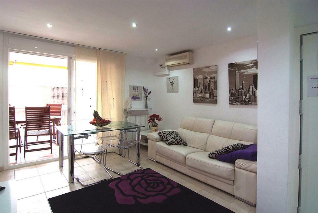 Mogaver Beach Castelldefels Apartment Bagian luar foto